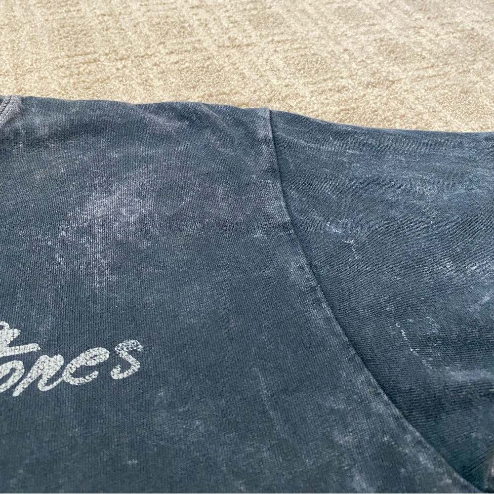 {The Rolling Stones} Cropped Graphic Tee ~ Size Medium - Picture 9 of 16